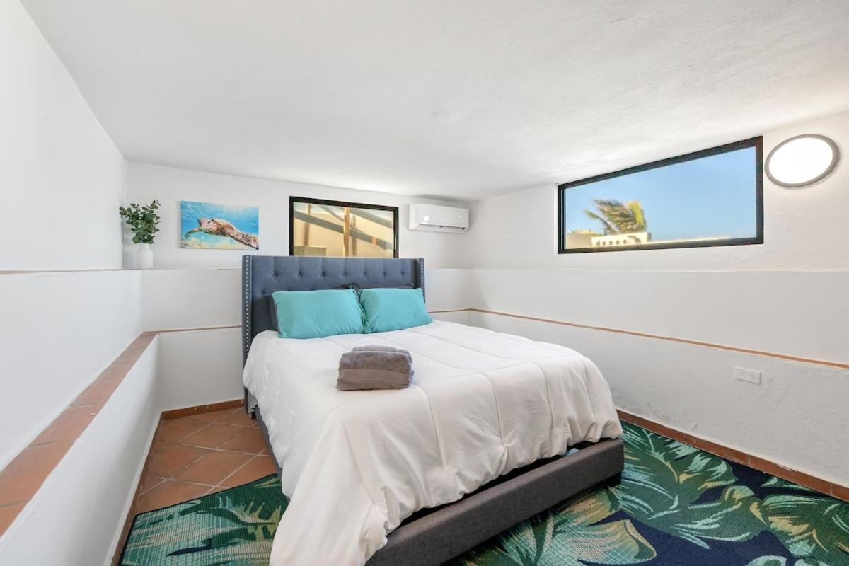 4 Bedroom Kikita Beach Villa Oceanfront W Pool Dorado Exterior foto